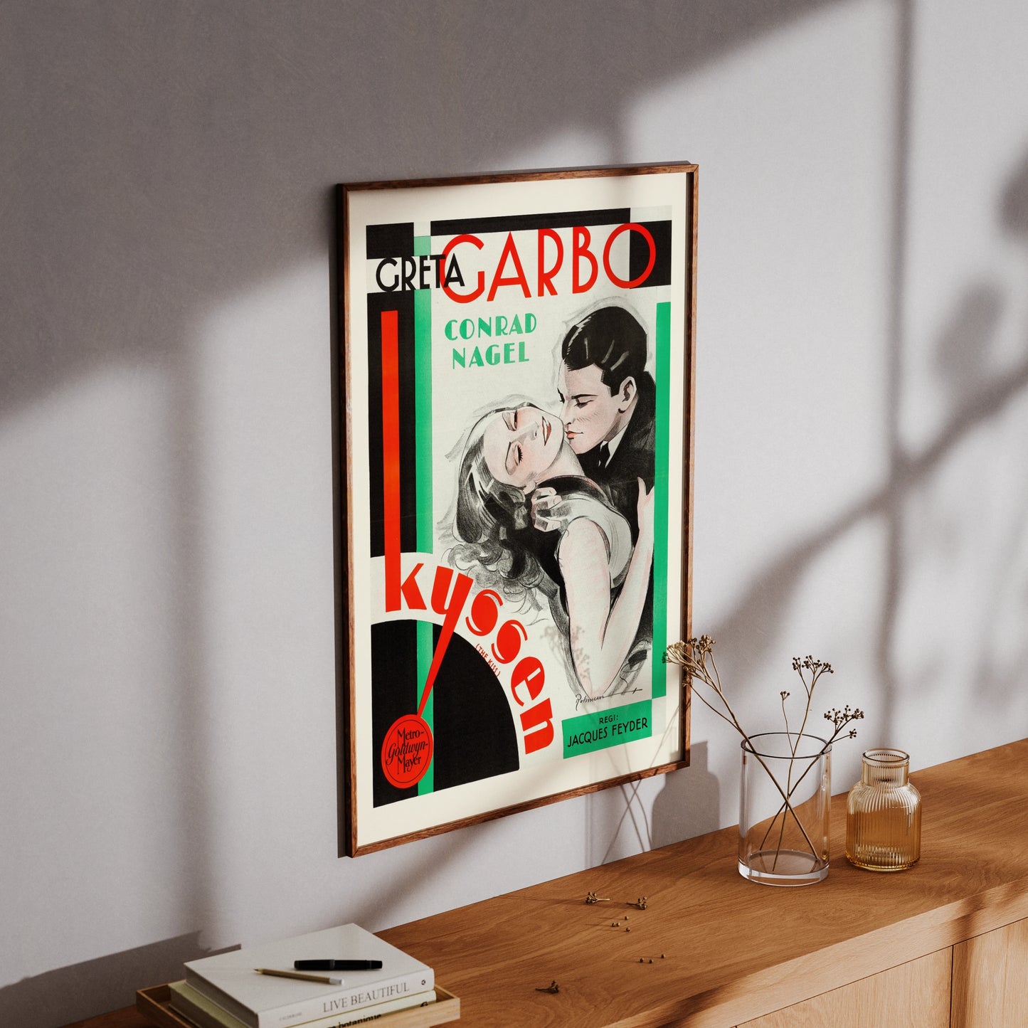 Schwedisches Filmplakat Kyssen mit markanter Typografie und geometrischen Elementen.