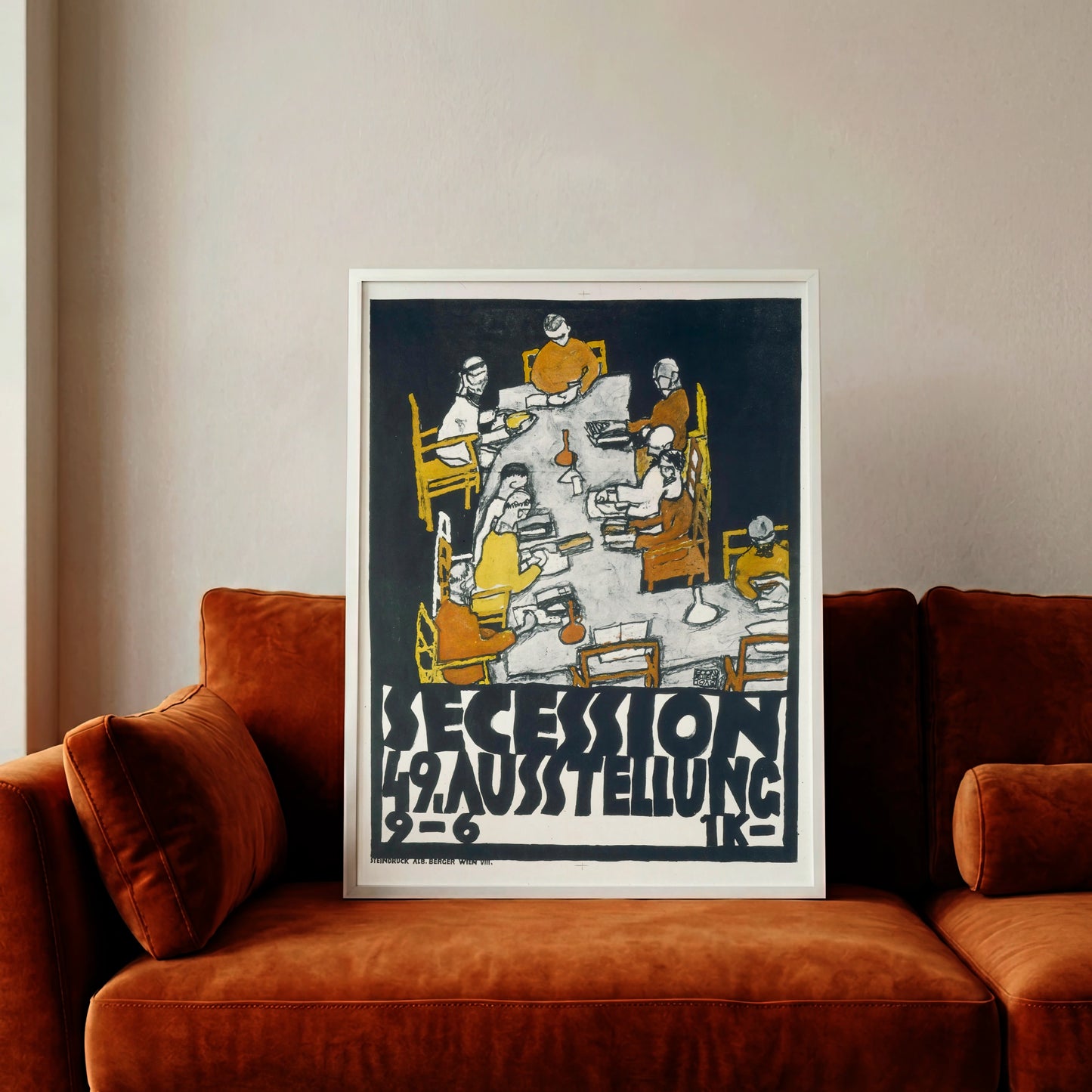 Kunstdruck der 49. Secession Ausstellung mit Figurengruppe am Tisch von Egon Schiele.
