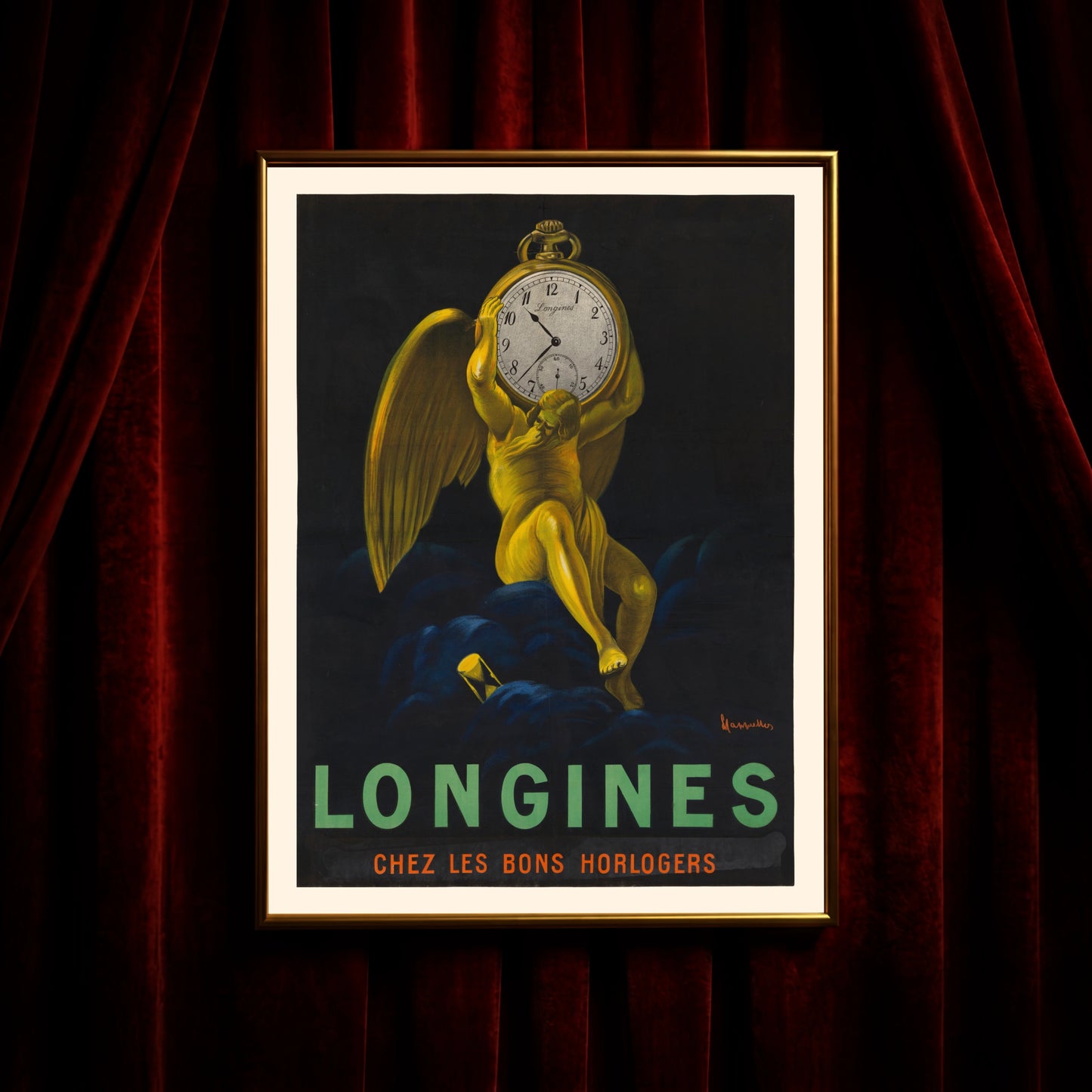 Detailansicht der goldenen Illustration und des grünen Longines Schriftzugs.