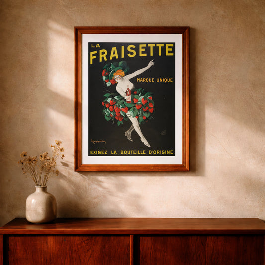 Vintage Plakat La Fraisette von Leonetto Cappiello 1909 mit einer Frau in einem Erdbeerkleid.