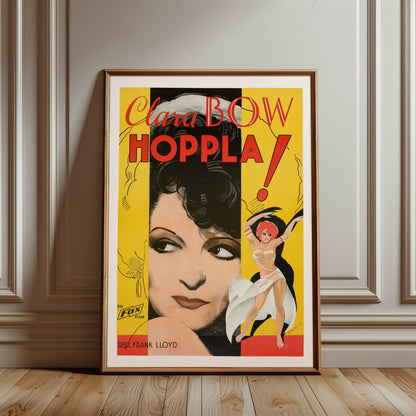 Illustrierte Tänzerin und Porträt von Clara Bow auf historischem Filmposter.