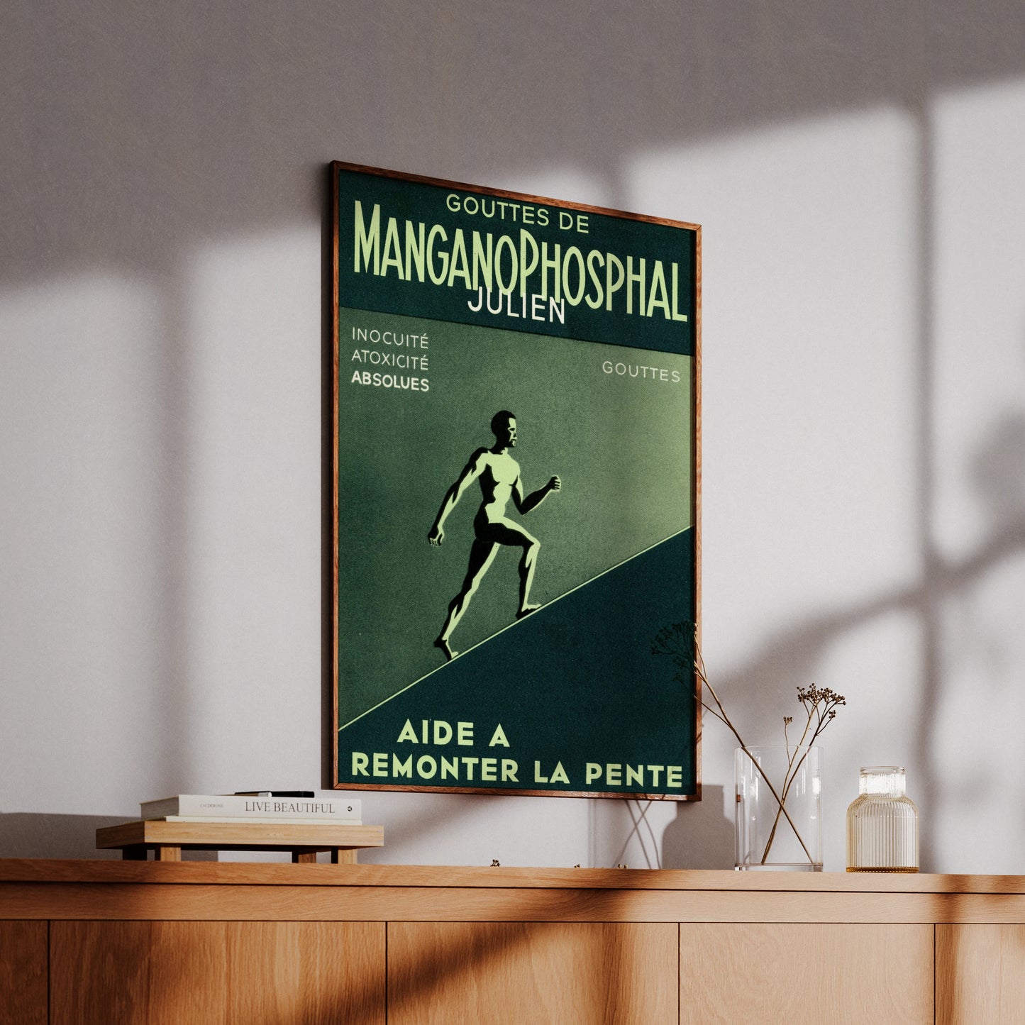 Historisches Werbeplakat für Manganophosphal Julien mit französischer Typografie.