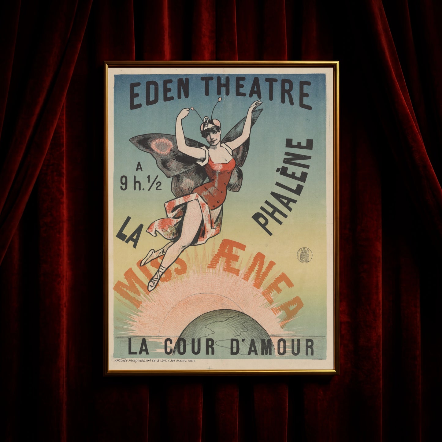 Französisches Theaterposter von Émile Lévy mit Pastellfarben und Jugendstil-Elementen.