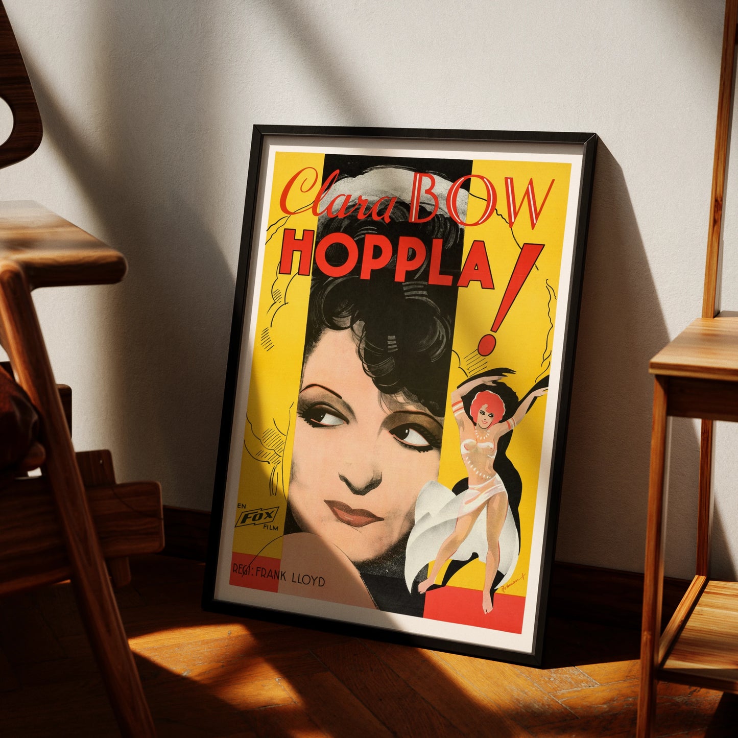 Vintage Filmposter Hoopla von 1934 mit Clara Bow in kräftigem Gelb und Rot.