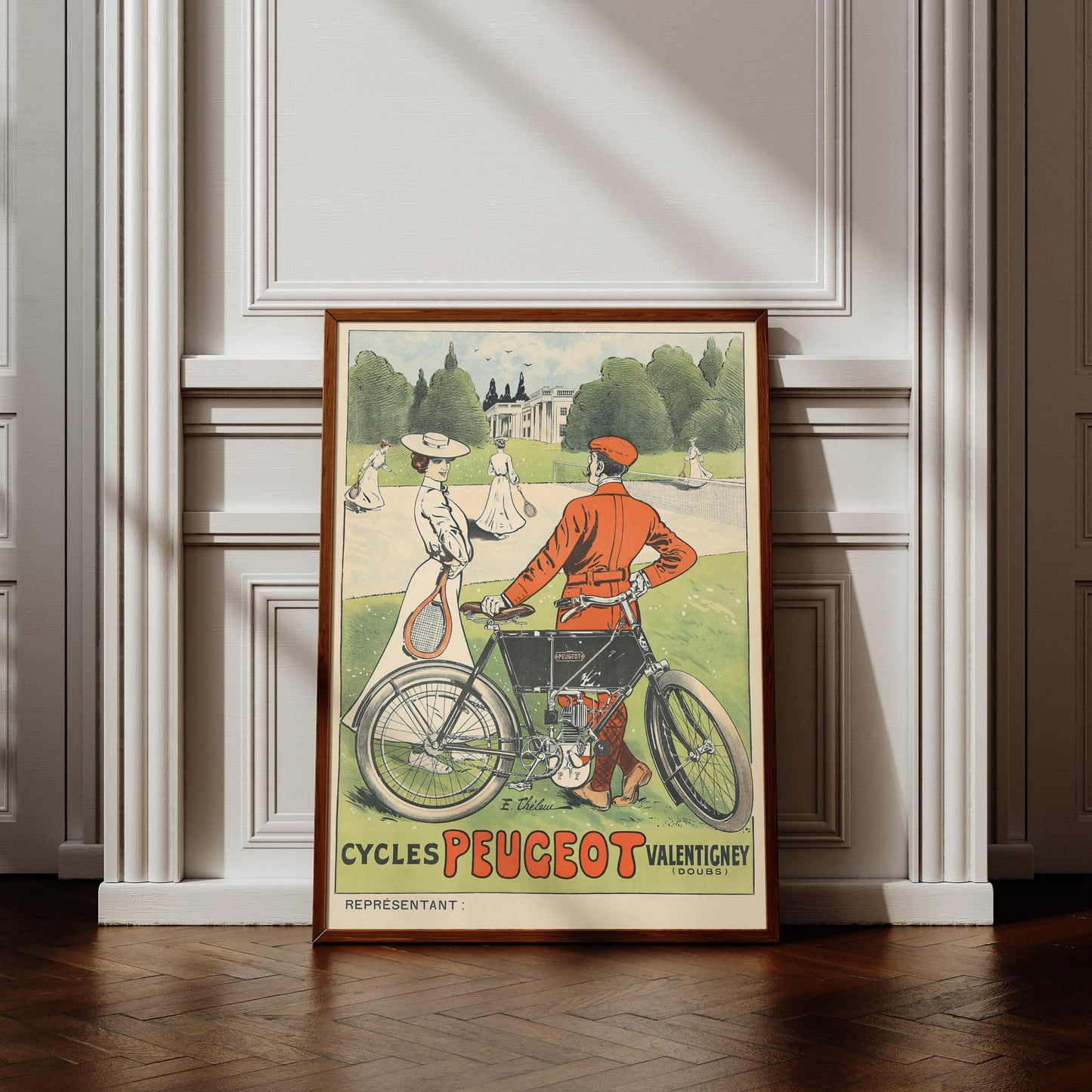 Werbeplakat für Cycles Peugeot von Ernest Thélem mit einem Mann neben einem motorisierten Fahrrad.