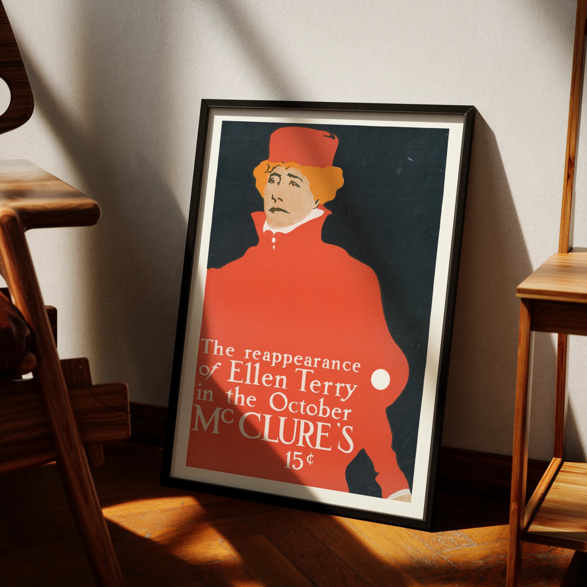 Grafisches Porträt einer Frau in rotem Mantel vor schwarzem Hintergrund mit weißer Typografie.