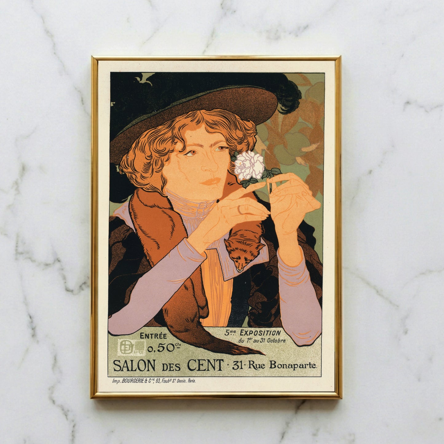Vintage-Kunstdruck einer eleganten Dame mit großem Hut und Blume im Jugendstil.