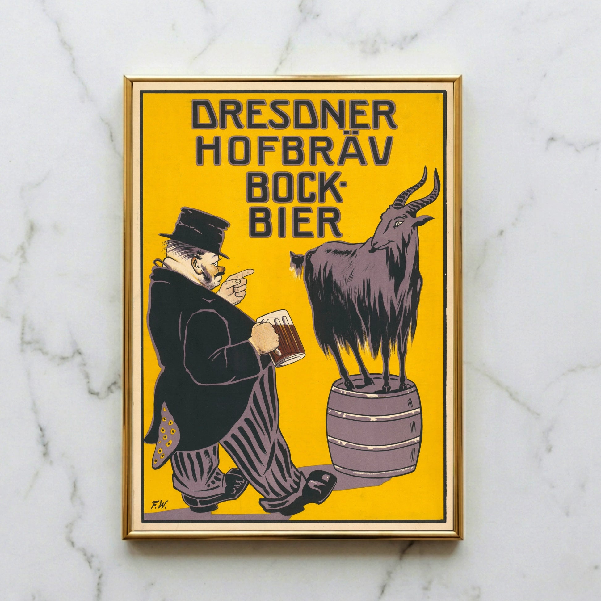 Detailgetreue Reproduktion eines antiken Dresdner Hofbräu Werbeplakats auf mattem Papier.