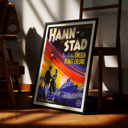 Vintage schwedisches Filmplakat Hamnstad von 1948 mit einem Paar am Hafen.