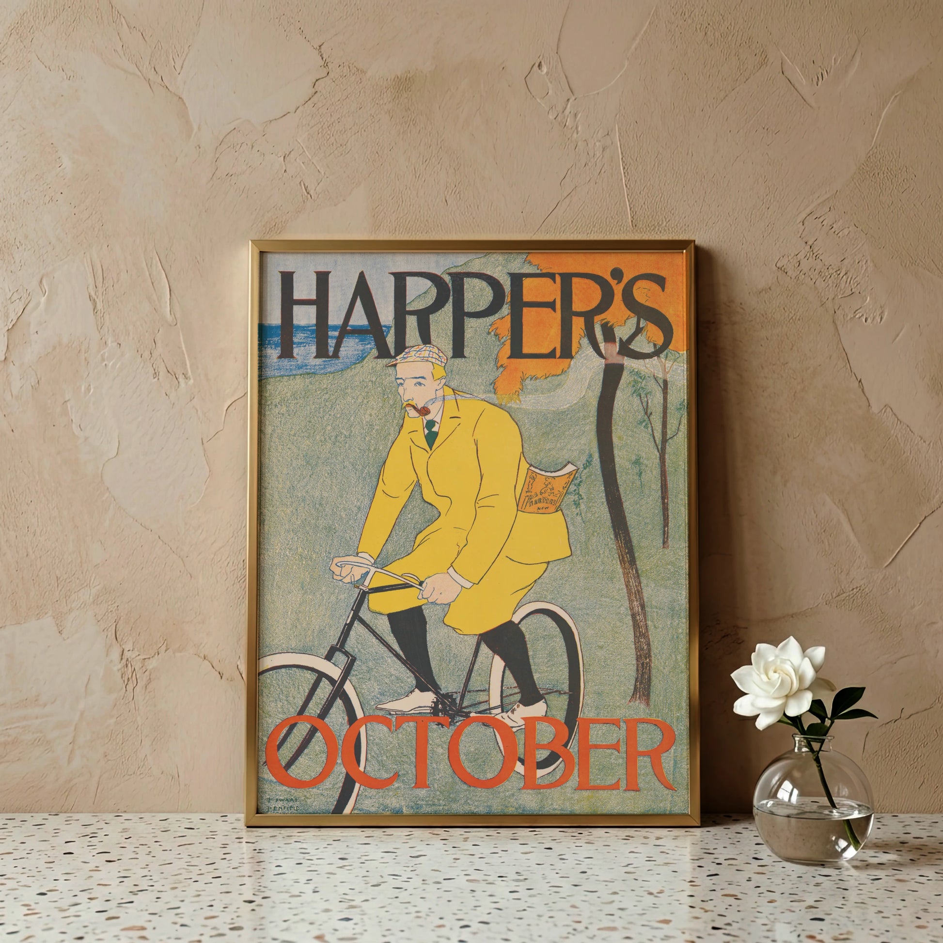Vintage Plakat von Edward Penfield für Harper's October 1894 mit einem Mann auf einem Fahrrad in gelbem Anzug.
