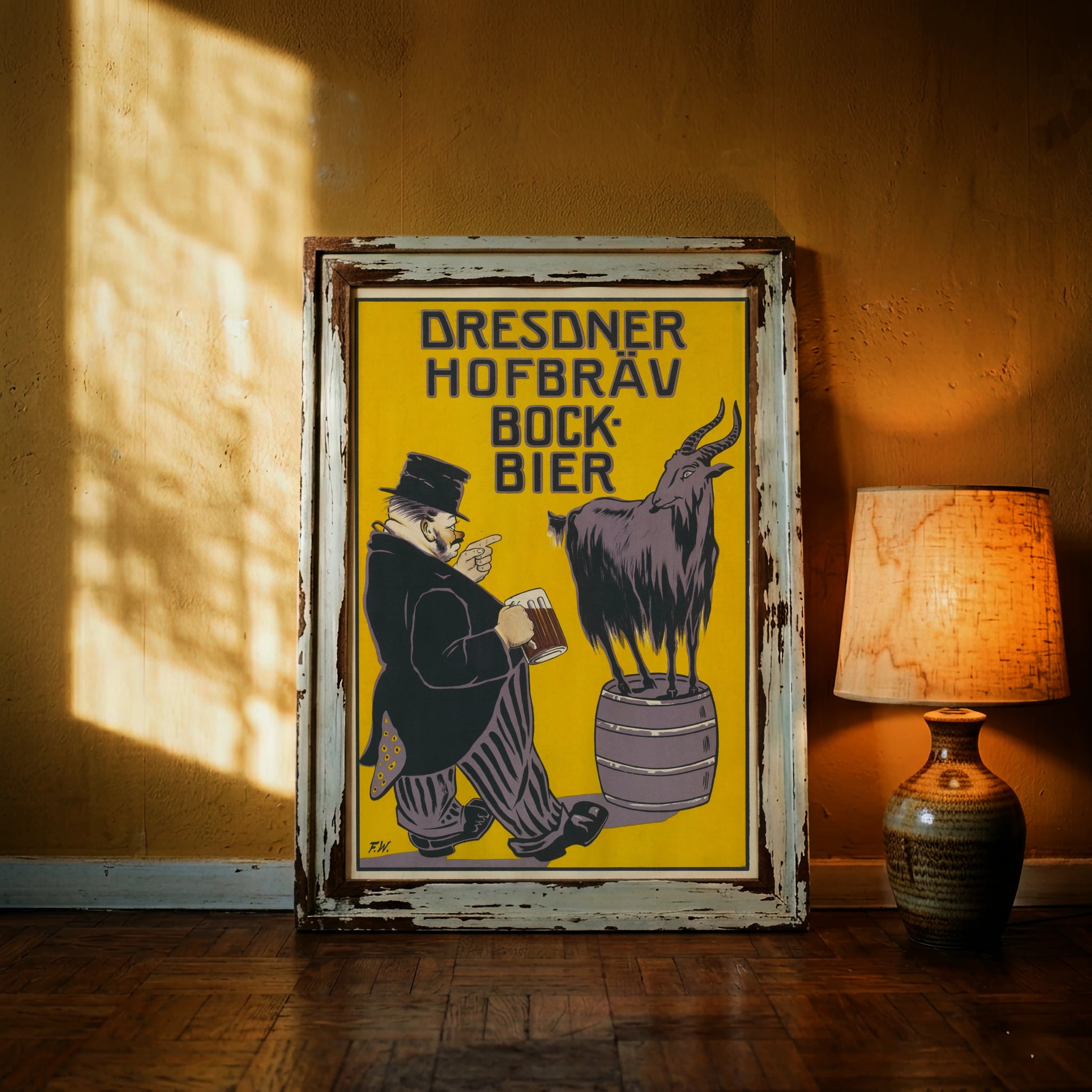 Gelbes Vintage Bierplakat mit markanter schwarzer Typografie und humorvoller Illustration.
