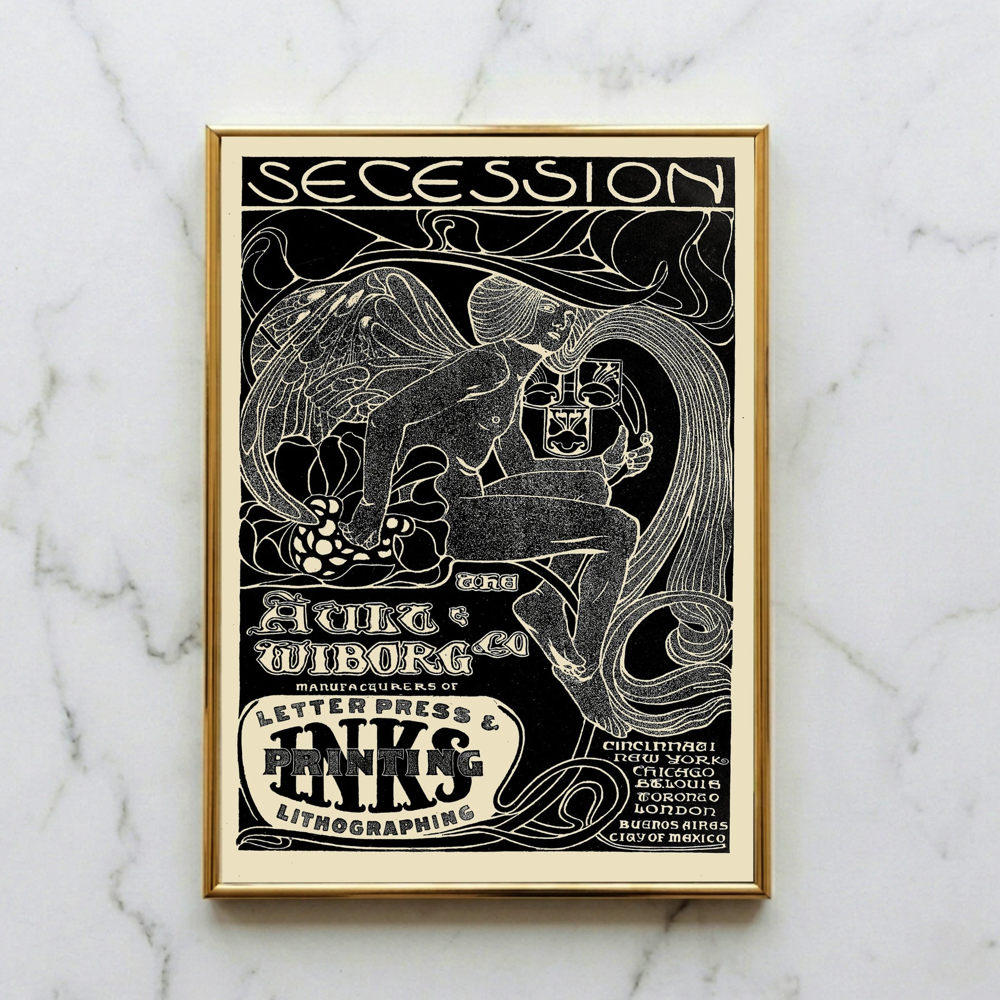 Schwarz-weiß Grafik im Stil der Secession mit kunstvoller Typografie für Druckfarben.