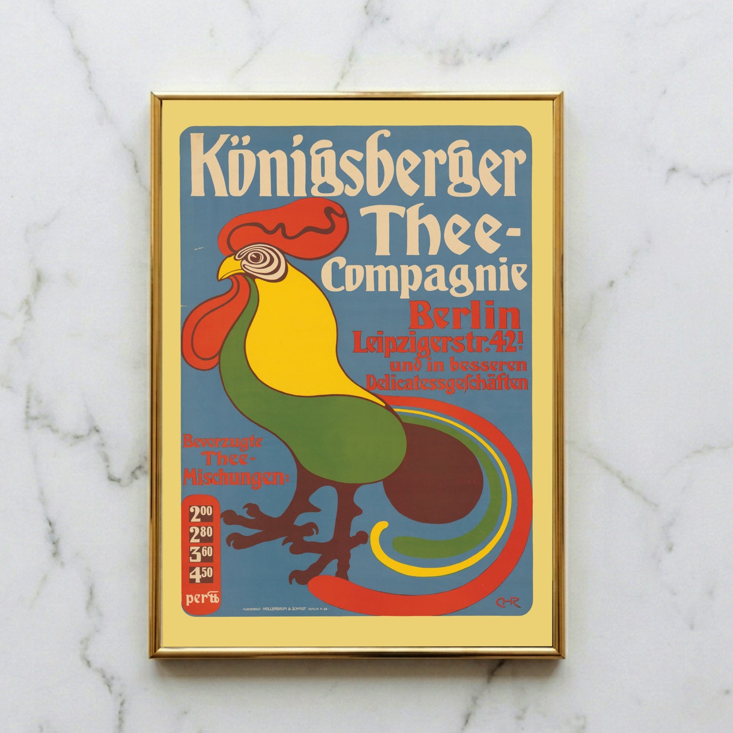 Nahaufnahme der Vintage-Typografie 'Königsberger Thee-Compagnie' auf einem Poster.