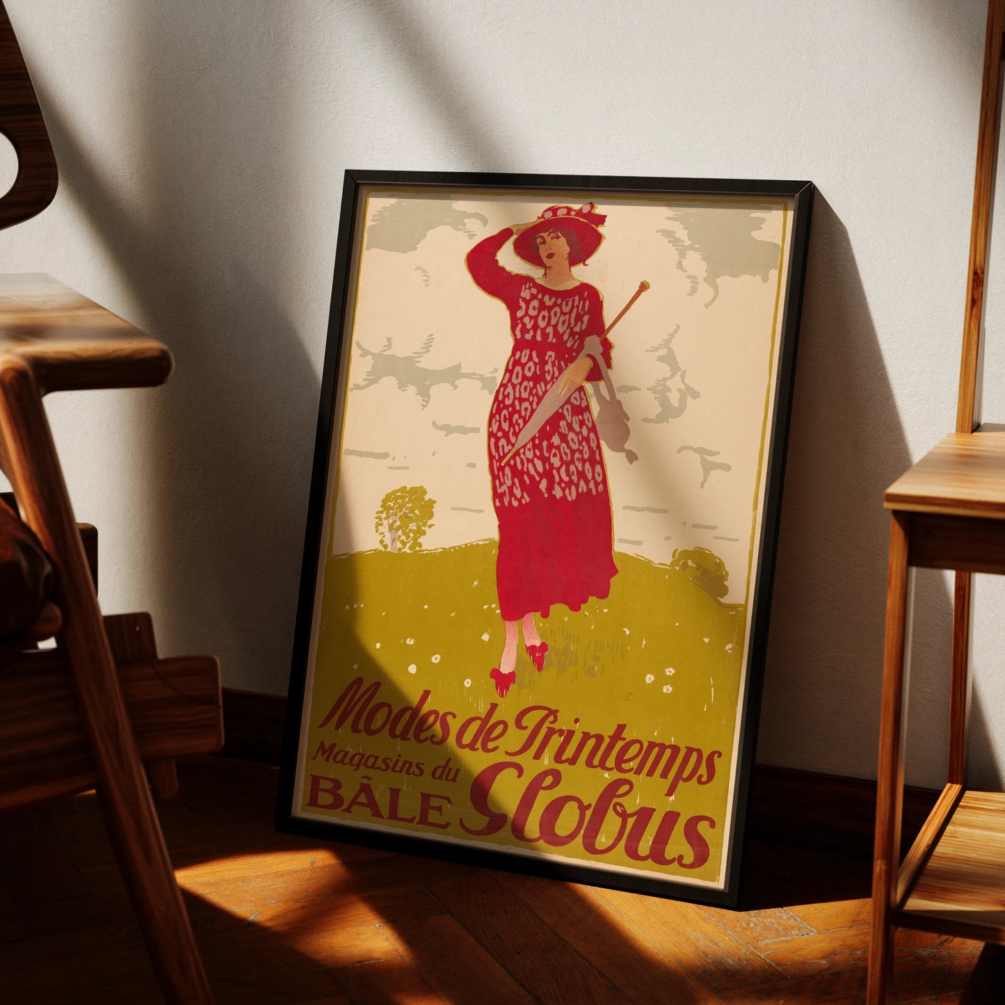 Vintage Mode-Poster von 1925 mit einer Frau in rotem Kleid und Sonnenschirm für Globus Basel.