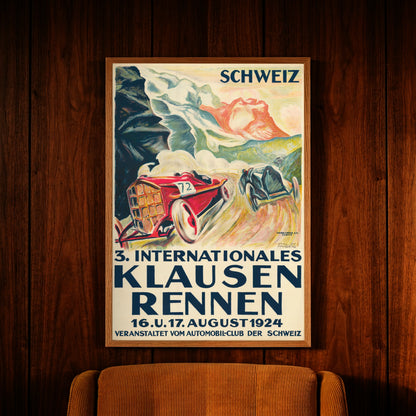 Nahaufnahme eines historischen Rennwagens mit der Startnummer 72 auf einem Vintage-Plakat.