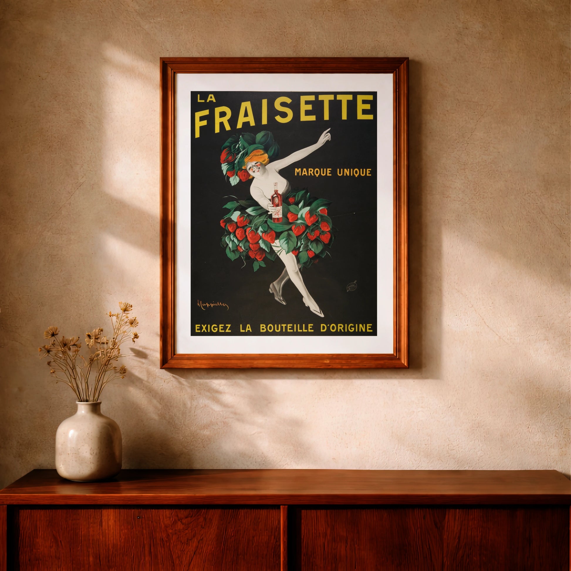 Vintage Plakat La Fraisette von Leonetto Cappiello 1909 mit einer Frau in einem Erdbeerkleid.