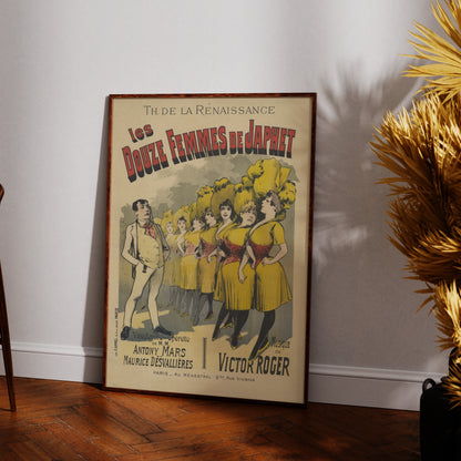 Ein Mann mit Monokel betrachtet eine Gruppe von kostümierten Damen auf einem Vintage-Poster.