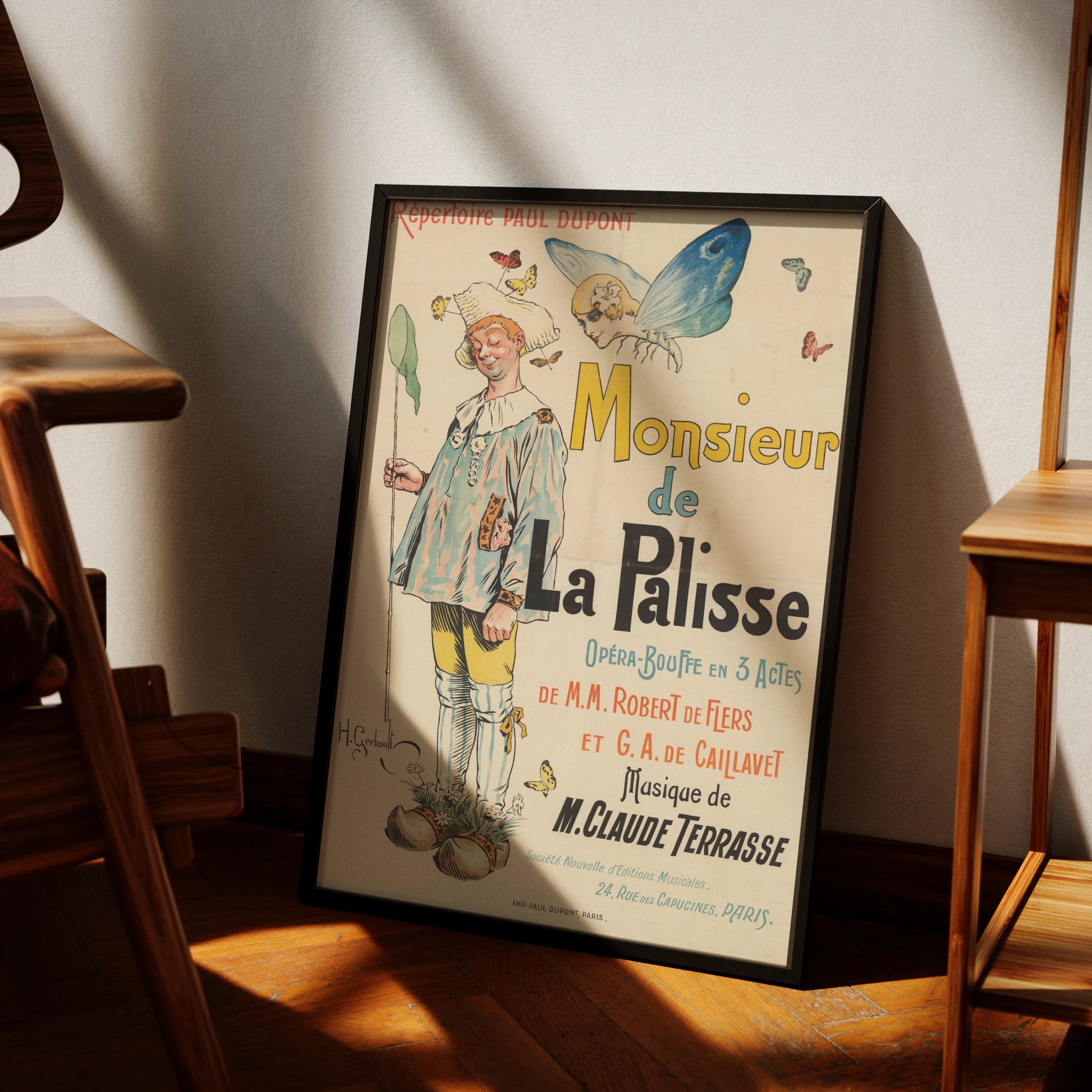 Vintage Theaterplakat Monsieur de La Palisse von 1904 mit einer illustrierten Figur in hellblauem Gewand.