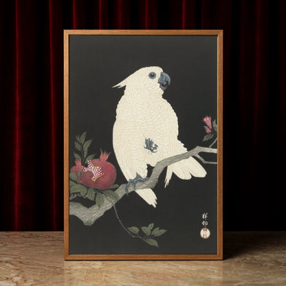 Vintage Wandbild Kakadu auf Ast, japanische Vogelkunst um 1925.