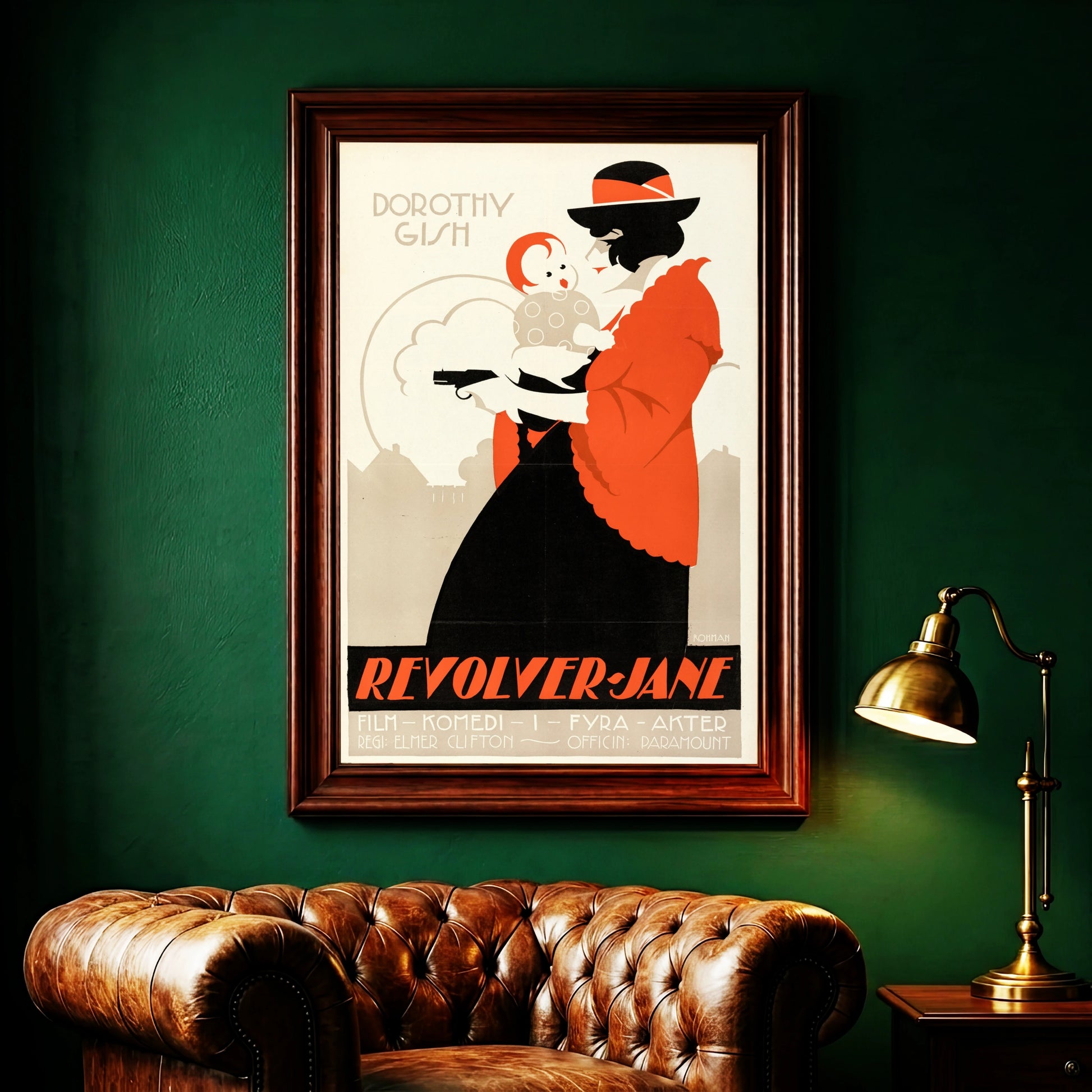 Grafisches Retro-Poster einer Frau mit roter Federboa und Hut aus dem Jahr 1919.