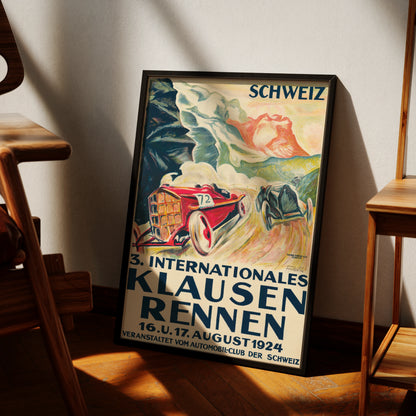 Illustration eines roten Rennwagens auf einer staubigen Passstraße in der Schweiz von Emil Huber.
