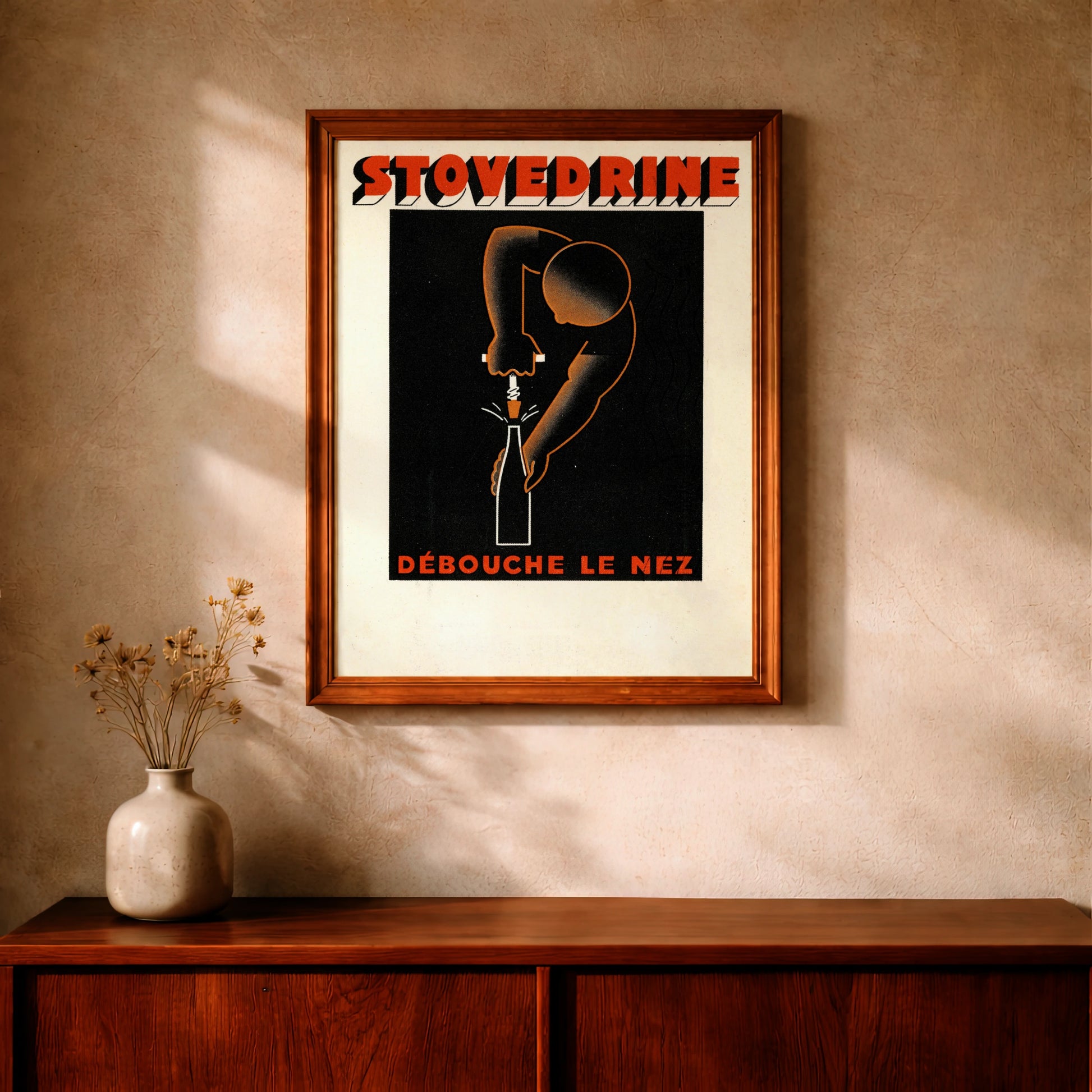 Vintage Werbeposter für Stovédrine Nasenspray mit einem Mann, der eine Flasche wie einen Weinkorken öffnet.