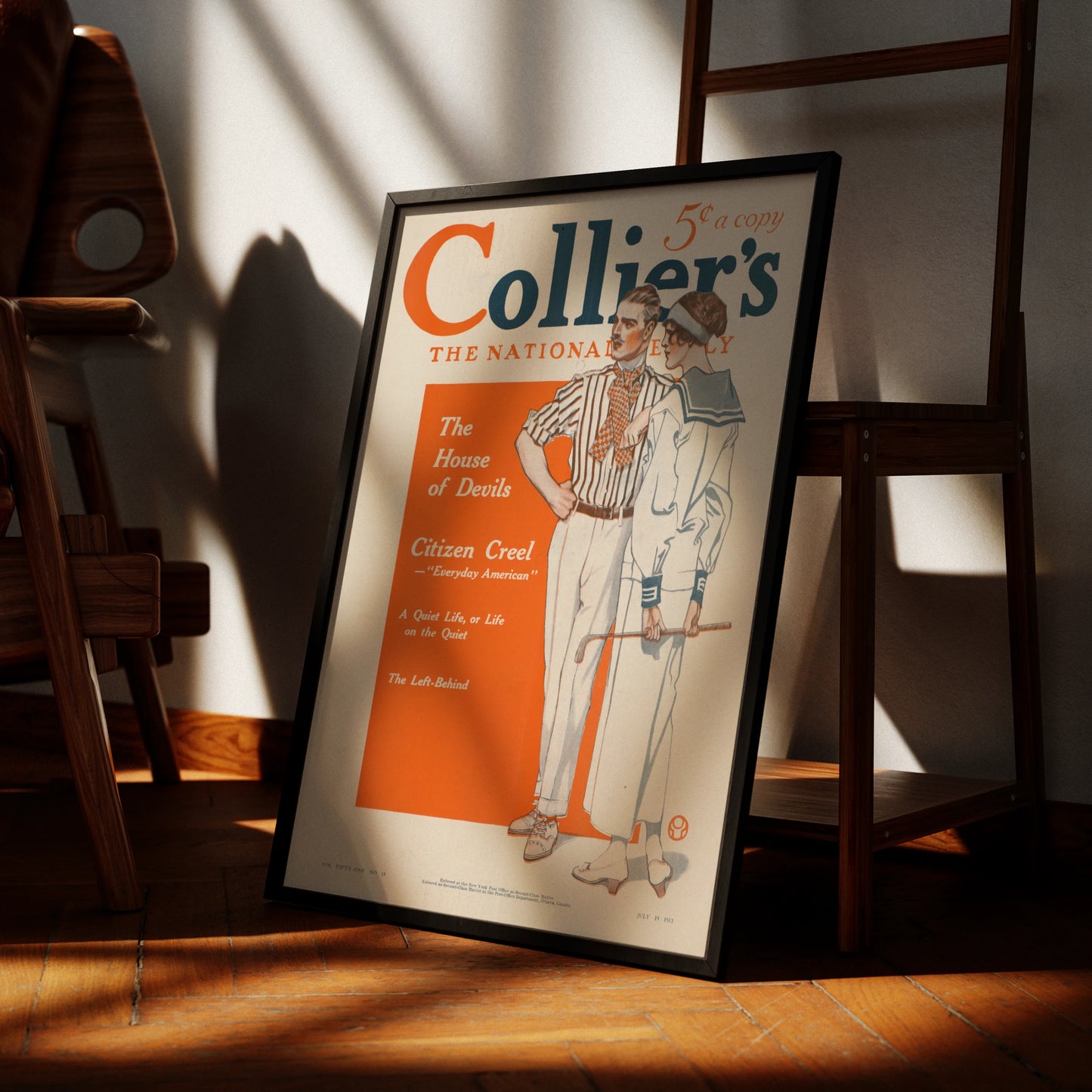 Illustration eines eleganten Paares in Mode von 1913 vor leuchtend orangefarbenem Hintergrund.