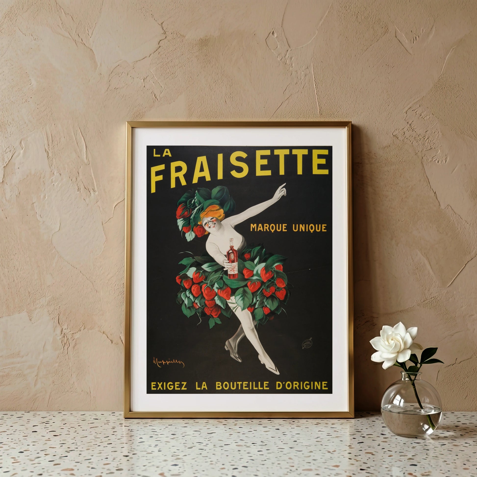 Leonetto Cappiello Illustration einer Fee mit Erdbeer-Hut und likörflasche.
