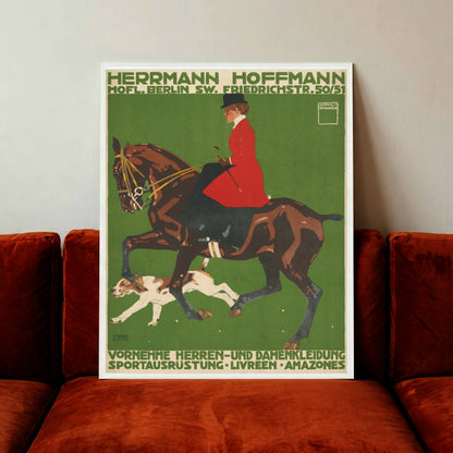 Werbegrafik für Herrmann Hoffmann Berlin 1910 mit einer Amazone und einem Jagdhund.