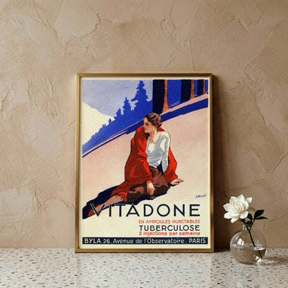 Vintage Vitadone Werbeposter von G. Gonnot mit einer sitzenden Frau in einer Decke.