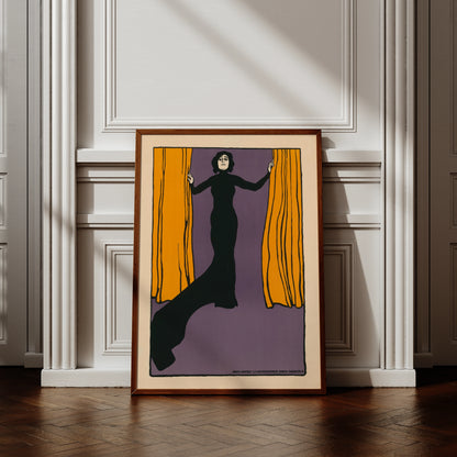 Grafische Illustration einer Frau in langem schwarzem Kleid zwischen gelben Vorhängen von 1914.